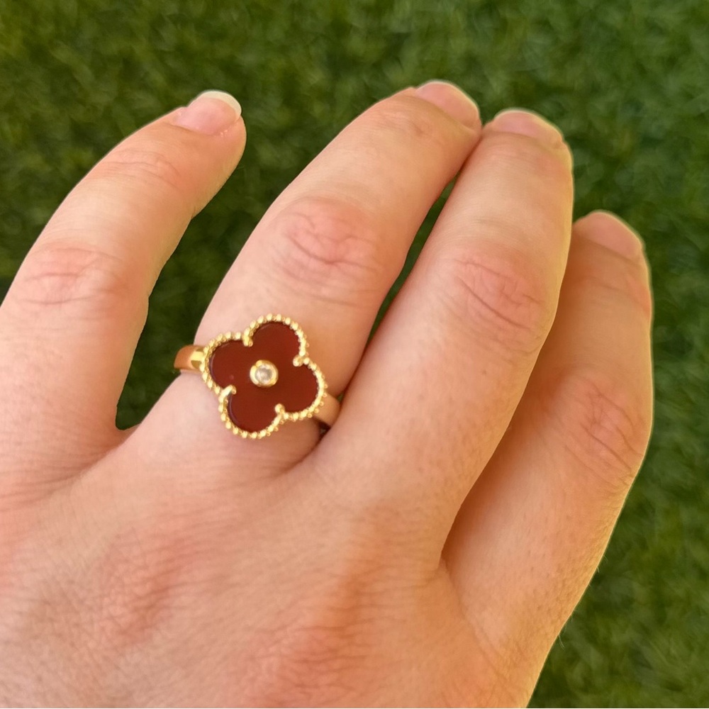 Alhambra Style Red Clover Ring yellow gold